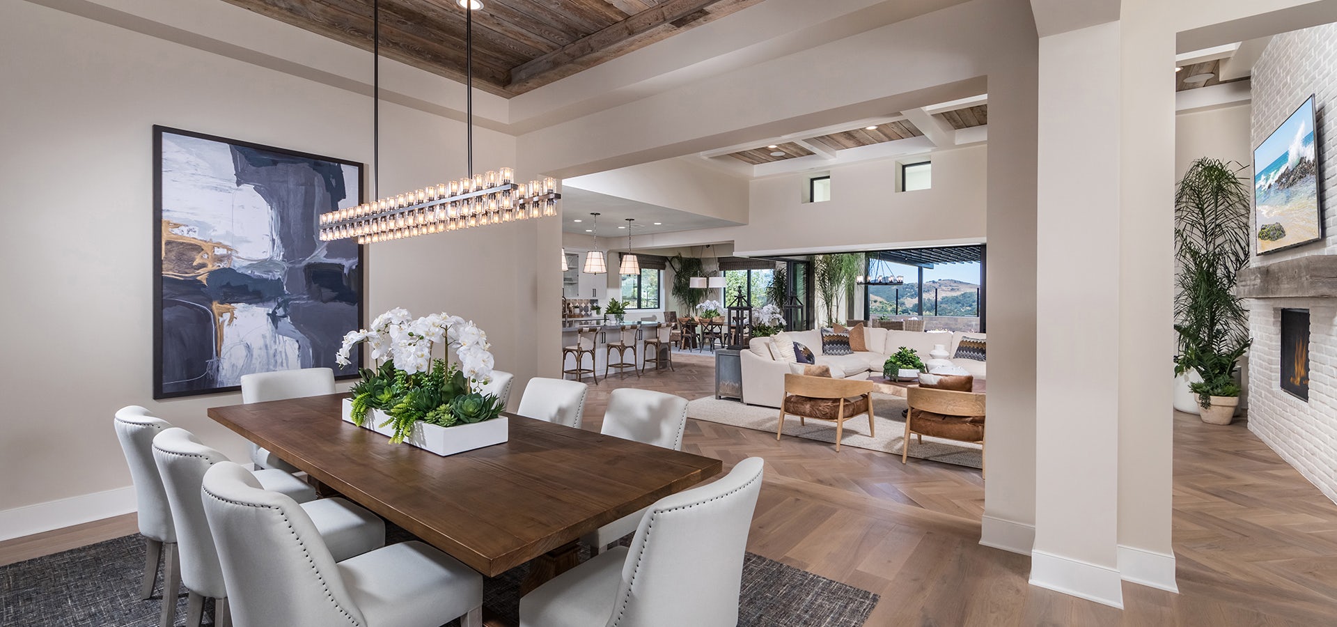 Viewpoint-Plan 3-Formal Dining-CMF Photo-7030_1920x900.jpg